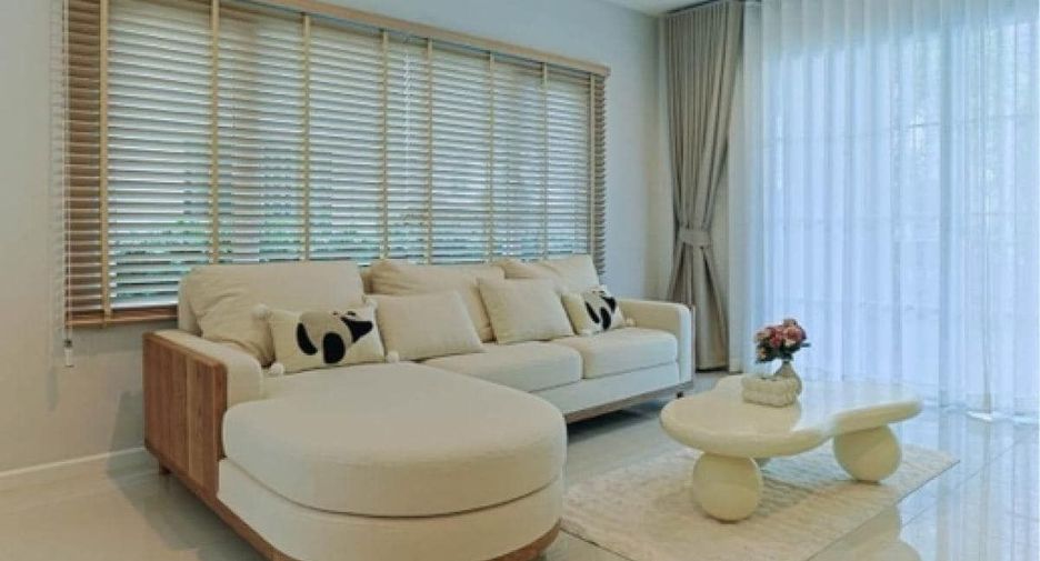 For rent 3 bedrooms house in Lat Krabang, Bangkok