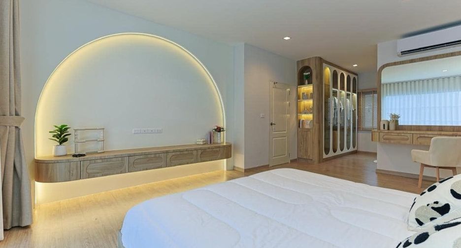For rent 3 bedrooms house in Lat Krabang, Bangkok