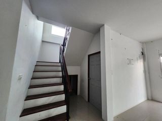 Reihenhaus zum Kauf mit 3 Zimmer in Nong Chok, Bangkok