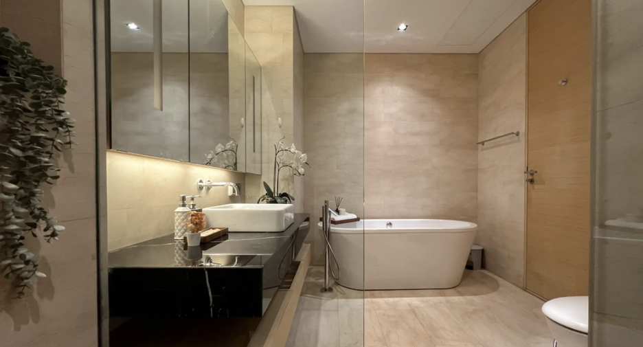 For rent 2 bedrooms condo in Sathon, Bangkok