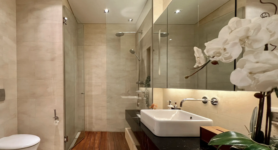For rent 2 bedrooms condo in Sathon, Bangkok