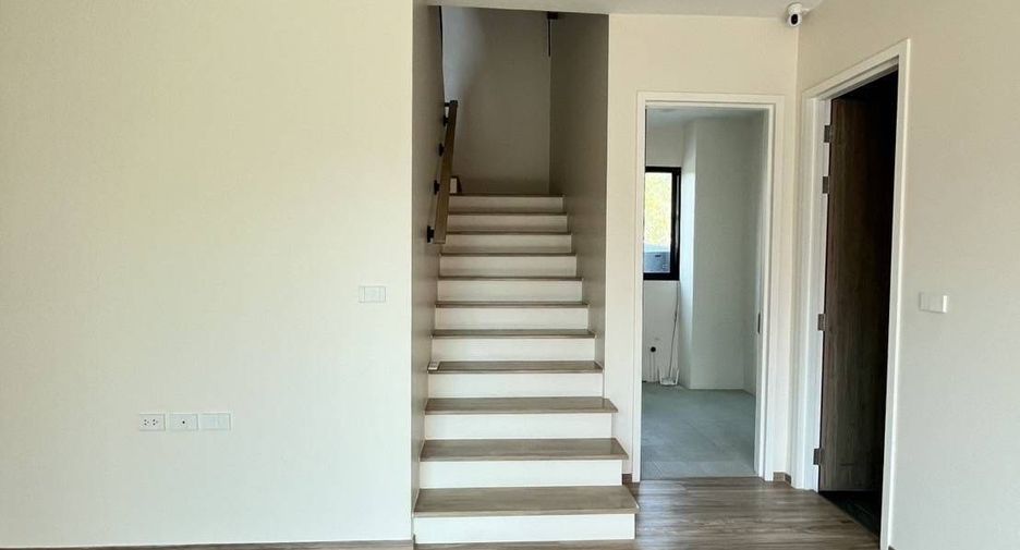 For rent 3 bedrooms house in Lat Krabang, Bangkok