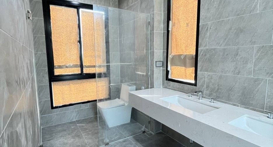 For rent 3 bedrooms house in Lat Krabang, Bangkok