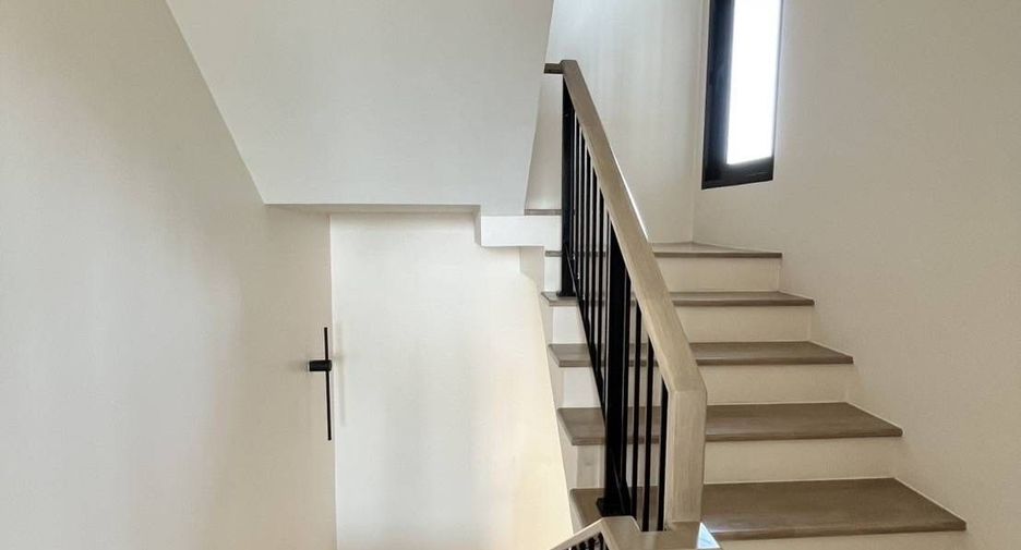 For rent 3 bedrooms house in Lat Krabang, Bangkok