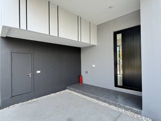 Haus zur Miete mit 3 Zimmer in Lat Krabang, Bangkok