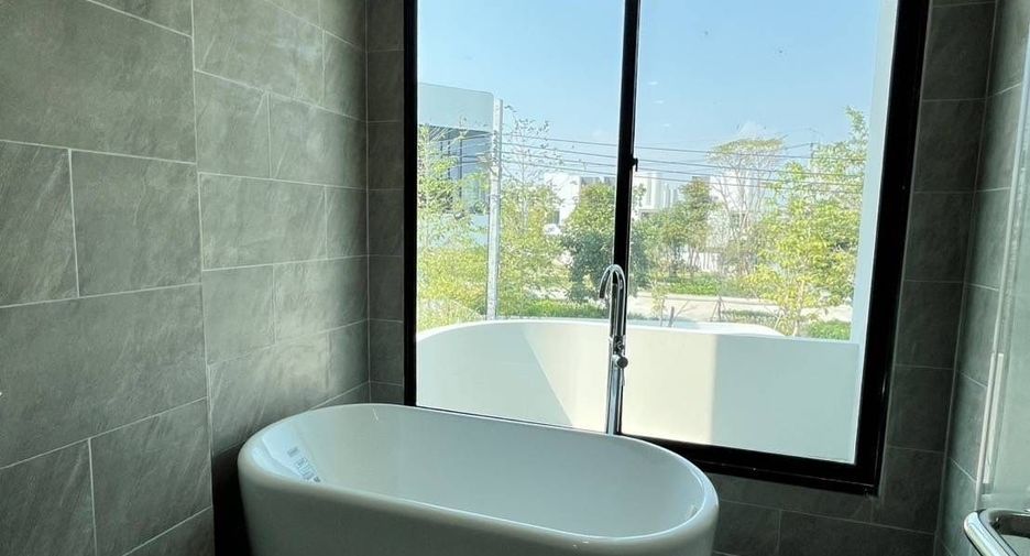 For rent 3 bedrooms house in Lat Krabang, Bangkok