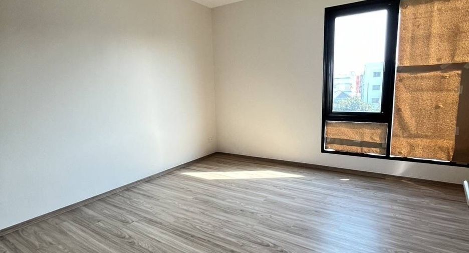 For rent 3 bedrooms house in Lat Krabang, Bangkok