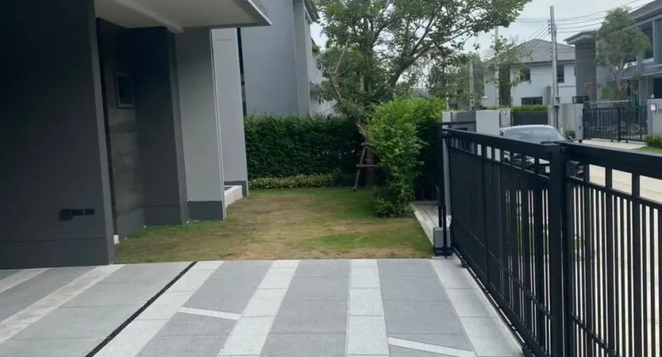 For sale and for rent 4 bedrooms condo in Bang Kapi, Bangkok