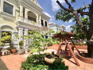 出租 5 卧室 独立屋 在 Khlong Toei, 曼谷