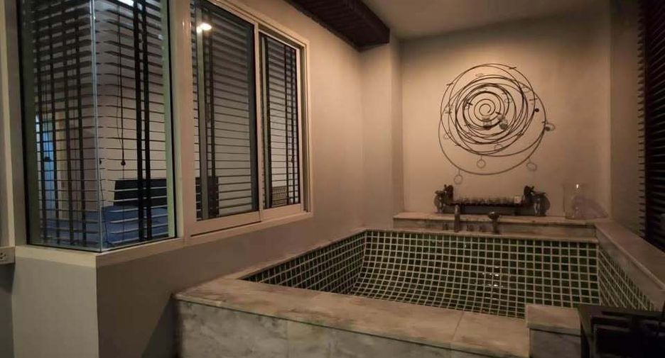 For rent 1 bed condo in Phra Khanong, Bangkok