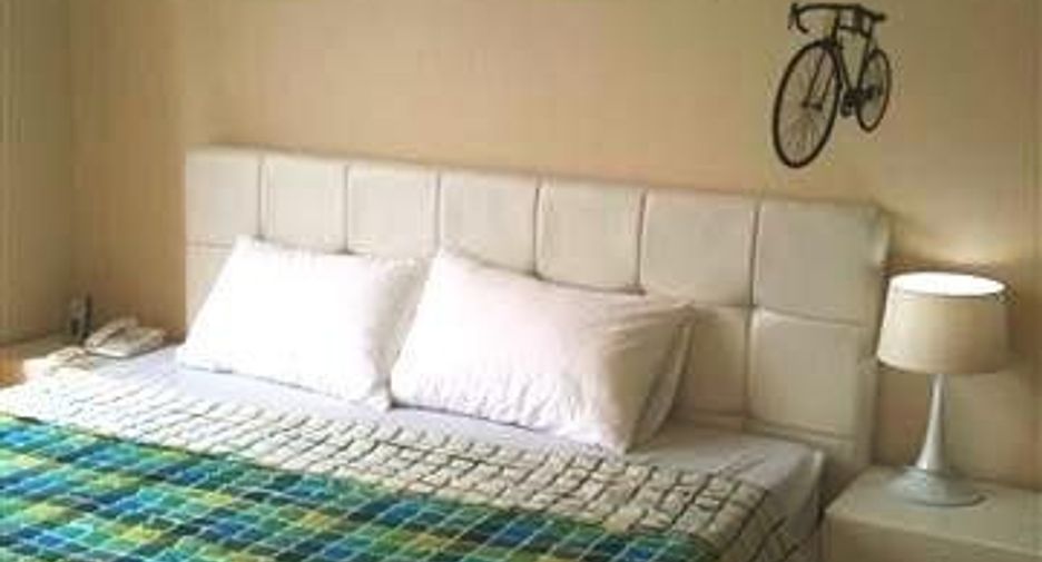 For rent 2 bedrooms condo in Sathon, Bangkok