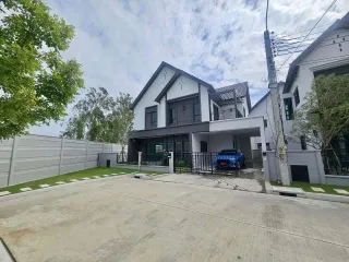 For rent 4 bedrooms house in Bang Phli, Samut Prakan