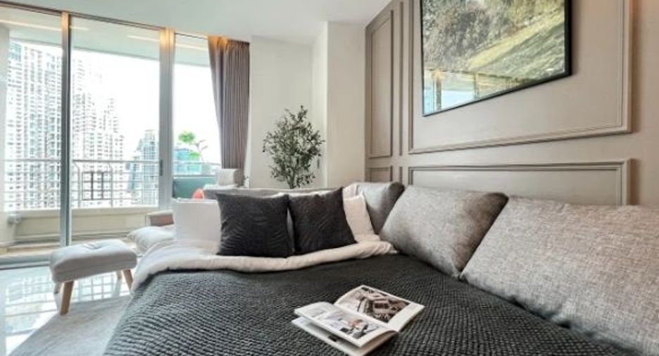 For rent 2 bedrooms condo in Sathon, Bangkok