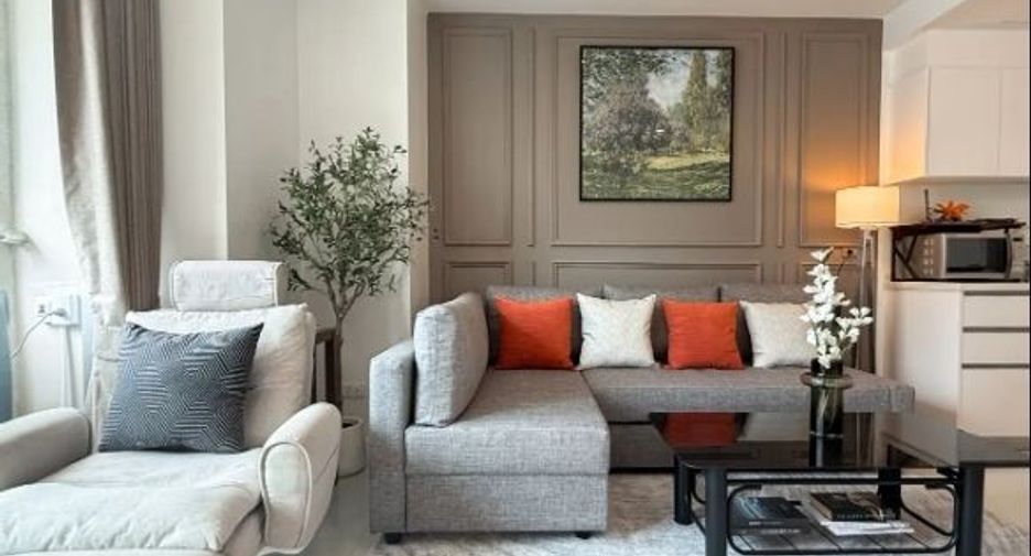 For rent 2 bedrooms condo in Sathon, Bangkok