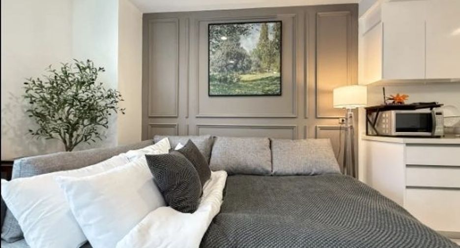 For rent 2 bedrooms condo in Sathon, Bangkok