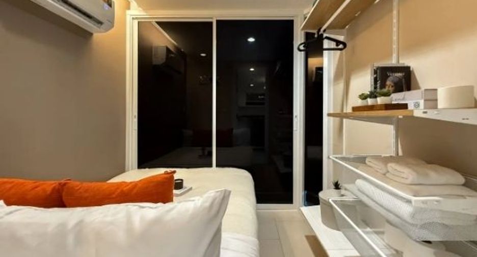 For rent 2 bedrooms condo in Sathon, Bangkok