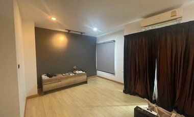 Reihenhaus zur Miete mit 3 Zimmer in Prawet, Bangkok