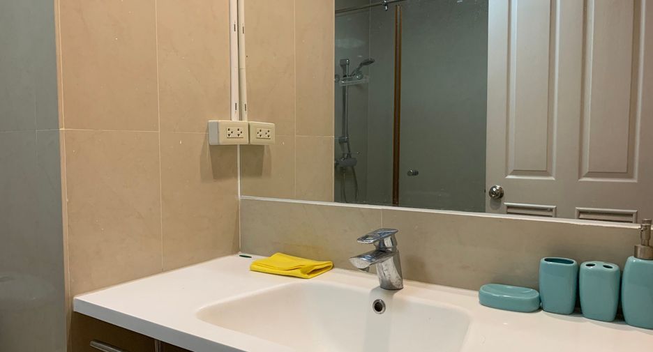 À vendre et à louer 2 chambres condo à Sathon, Bangkok