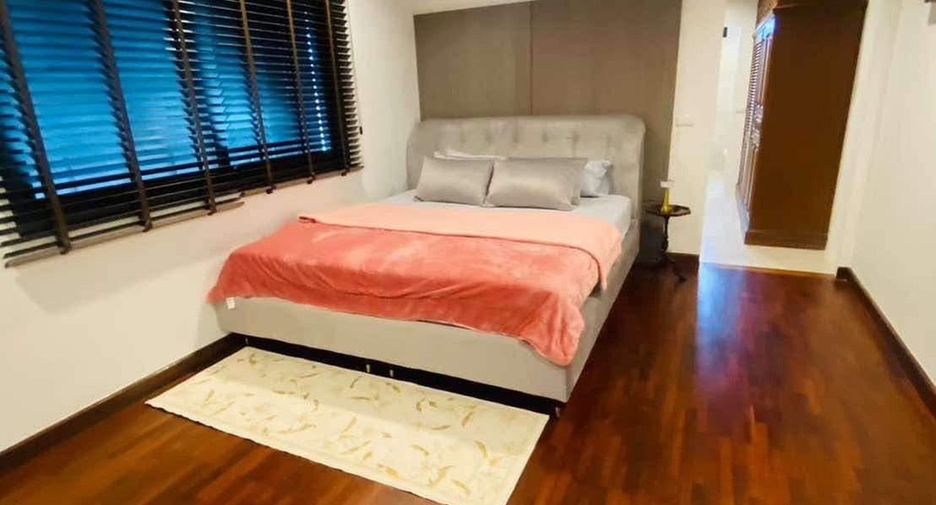 For rent 3 bedrooms villa in Mueang Phuket, Phuket