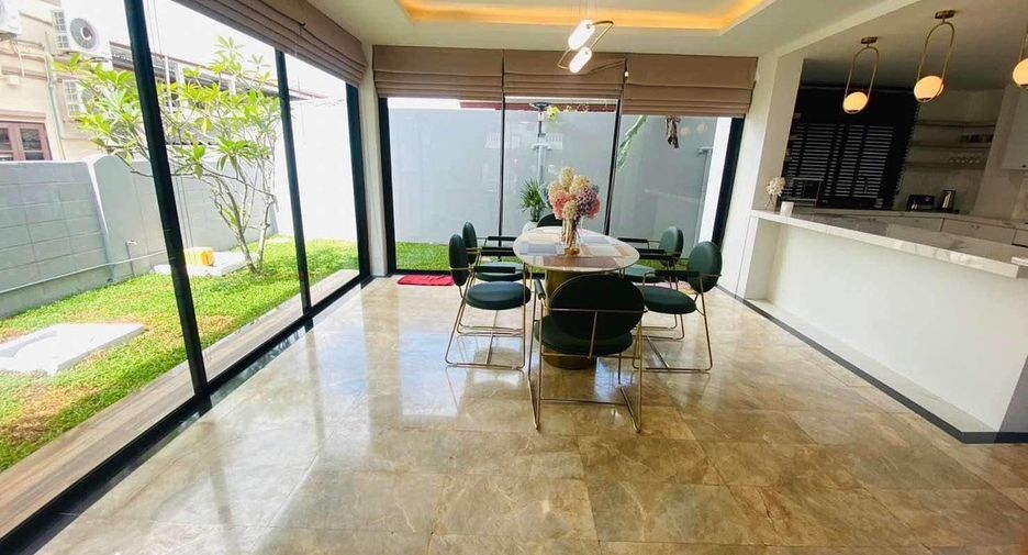 For rent 3 bedrooms villa in Mueang Phuket, Phuket