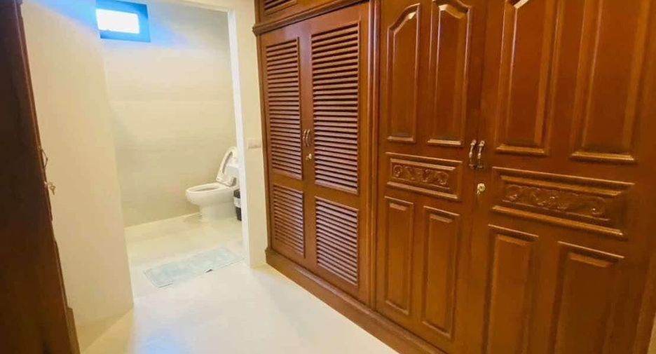 For rent 3 bedrooms villa in Mueang Phuket, Phuket