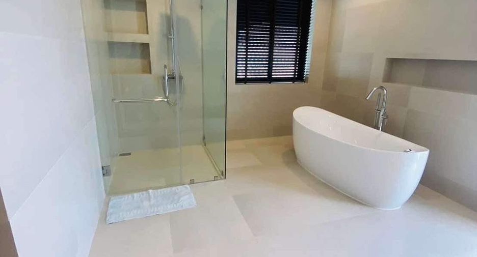 For rent 3 bedrooms villa in Mueang Phuket, Phuket