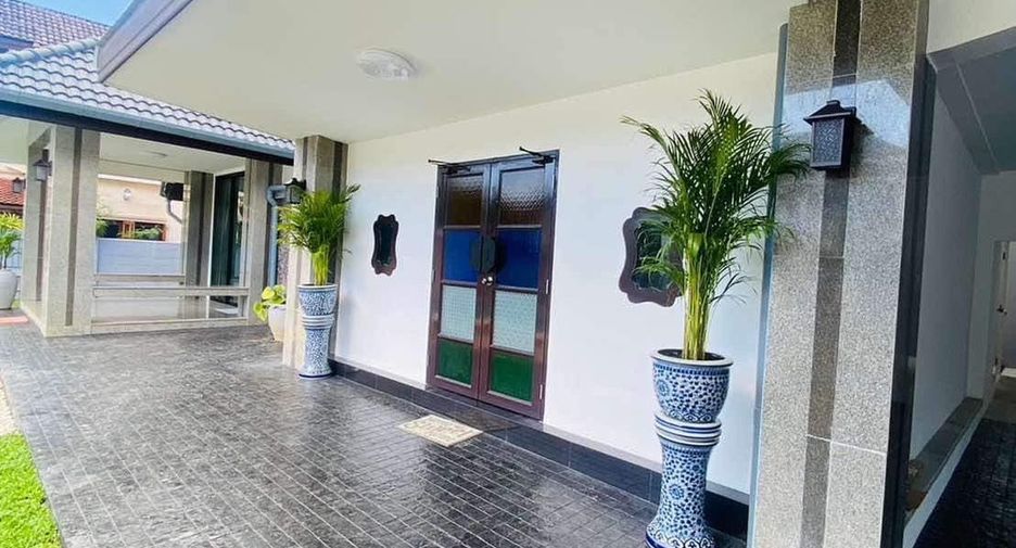 For rent 3 bedrooms villa in Mueang Phuket, Phuket