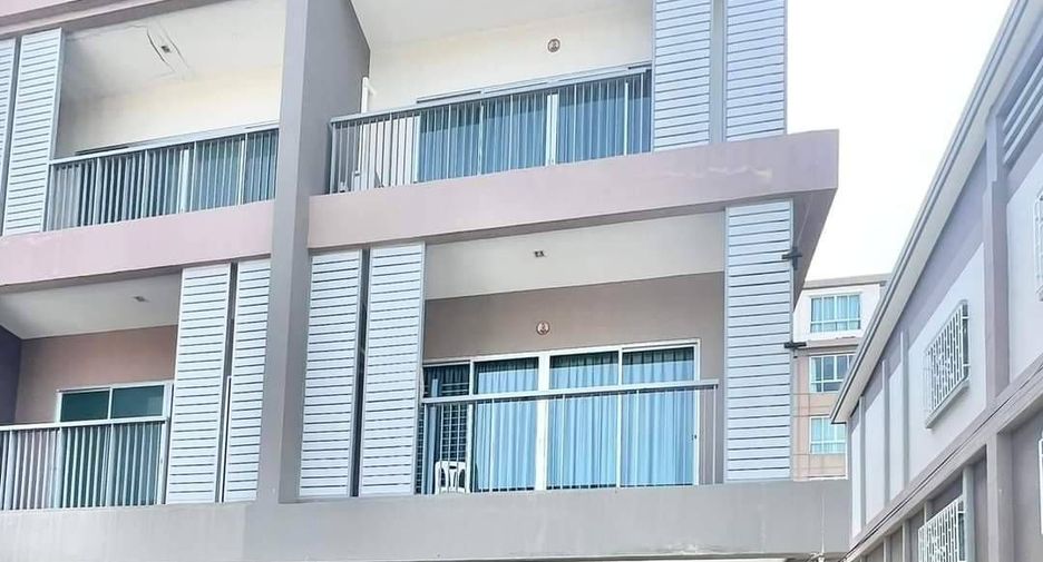 For sale 3 bedrooms retail Space in Mueang Phuket, Phuket