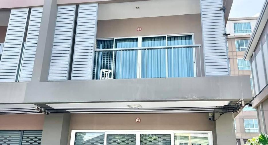 For sale 3 bedrooms retail Space in Mueang Phuket, Phuket