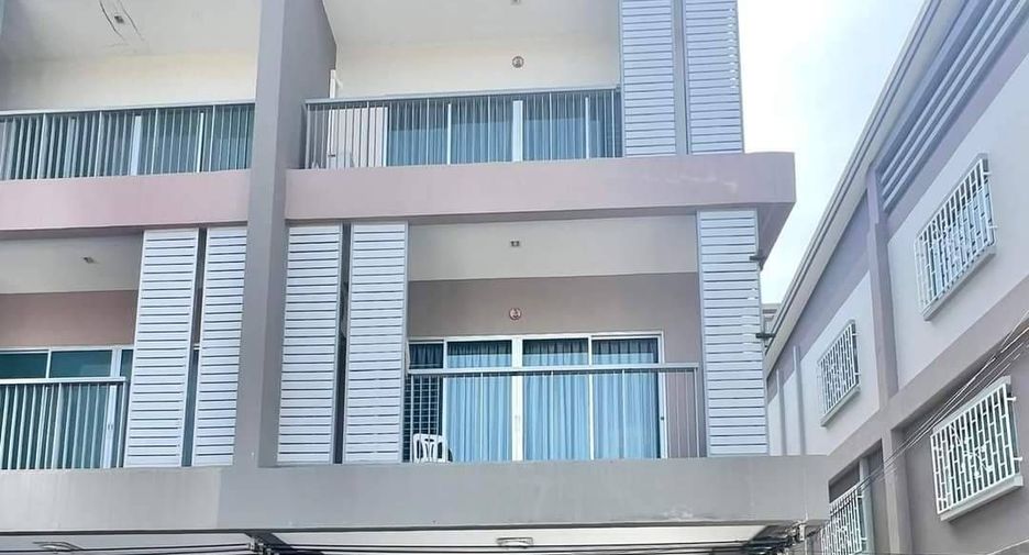 For sale 3 bedrooms retail Space in Mueang Phuket, Phuket
