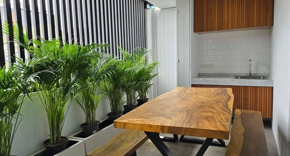 For sale 2 bedrooms office in Yan Nawa, Bangkok