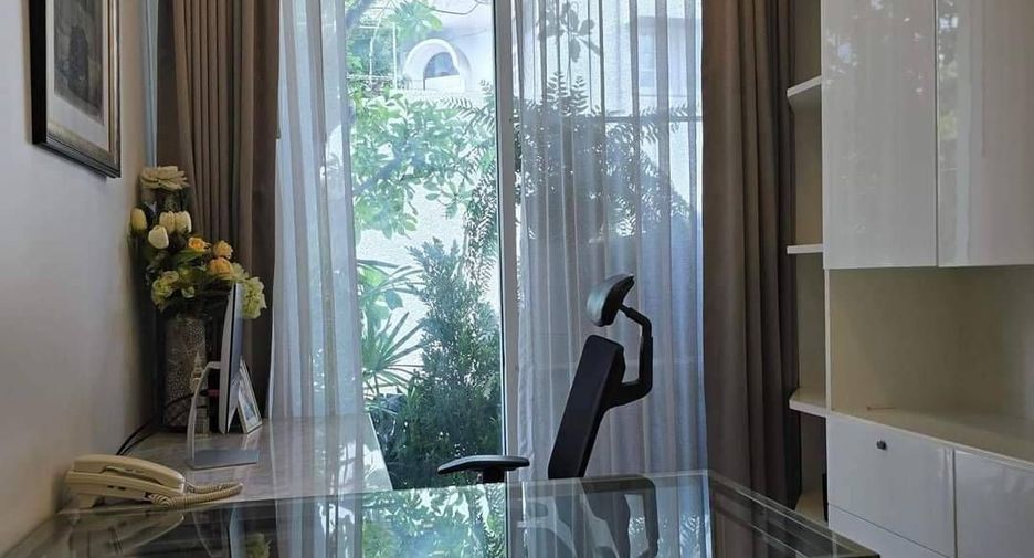 For sale 2 bedrooms office in Yan Nawa, Bangkok