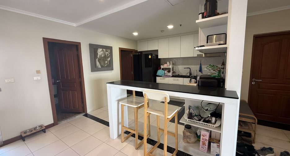 For sale 3 bedrooms condo in Sathon, Bangkok