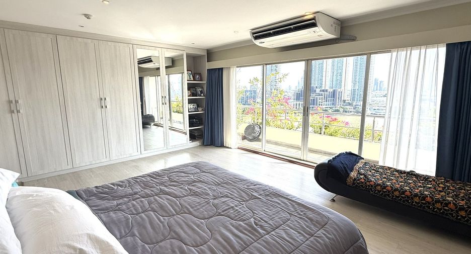 For sale 3 bedrooms condo in Sathon, Bangkok
