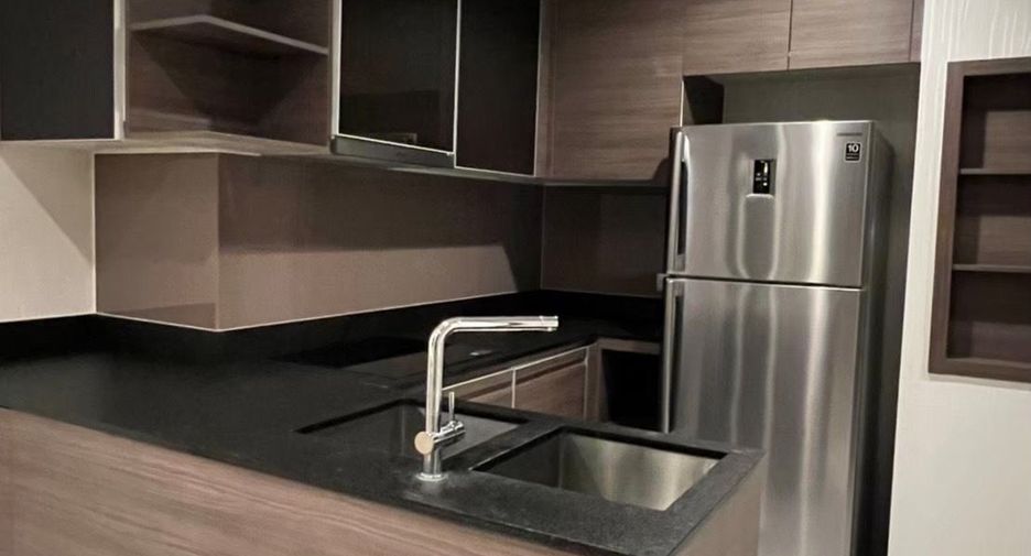 For rent 2 bedrooms condo in Khlong Toei, Bangkok