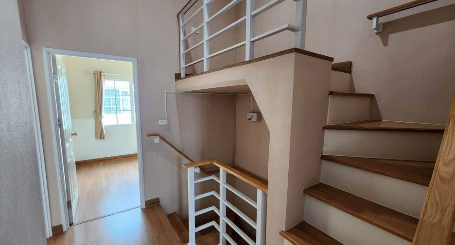 Casa en venta y en alquiler de 4 habitaciones en Phra Pradaeng, Samut Prakan