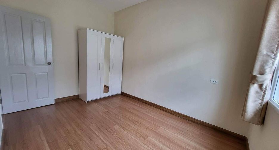 Casa en venta y en alquiler de 4 habitaciones en Phra Pradaeng, Samut Prakan