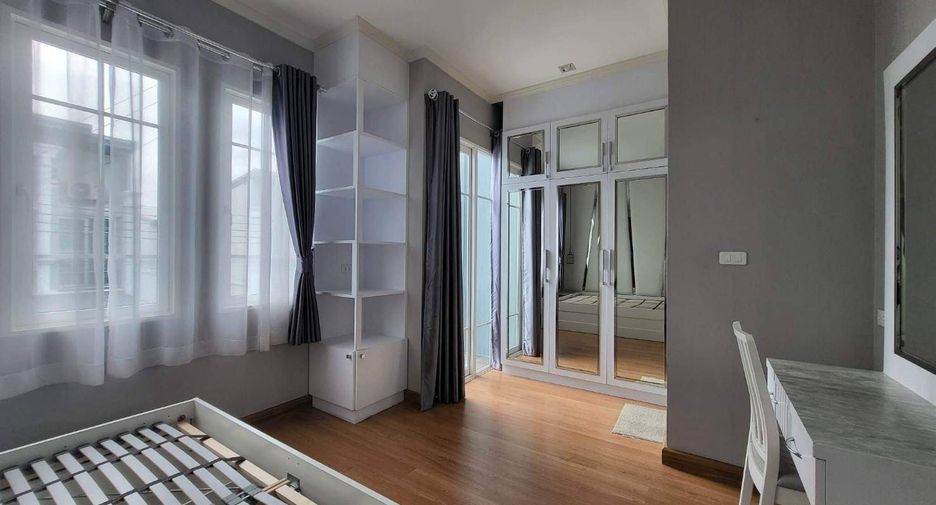 Casa en venta y en alquiler de 4 habitaciones en Phra Pradaeng, Samut Prakan