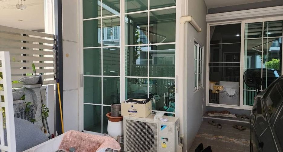 Casa adosada en venta y en alquiler de 4 habitaciones en Phra Pradaeng, Samut Prakan