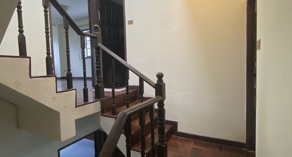 For sale 4 bedrooms townhouse in Bang Phli, Samut Prakan