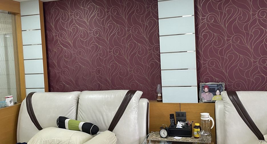 For sale 3 bedrooms condo in Watthana, Bangkok
