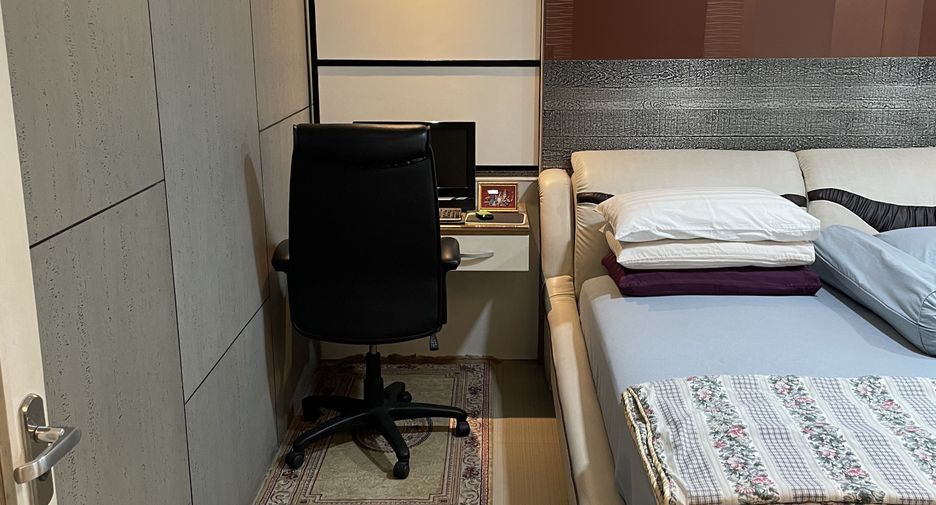 For sale 3 bedrooms condo in Watthana, Bangkok
