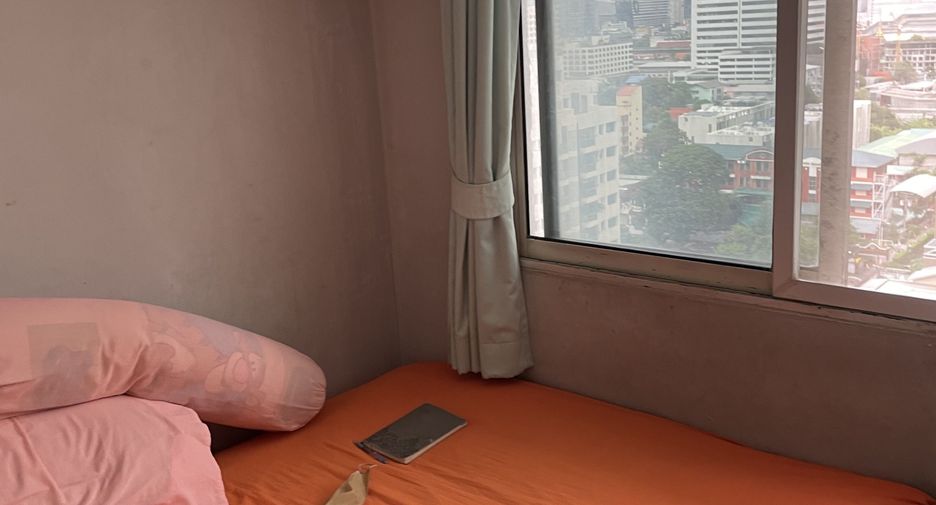 For sale 3 bedrooms condo in Watthana, Bangkok