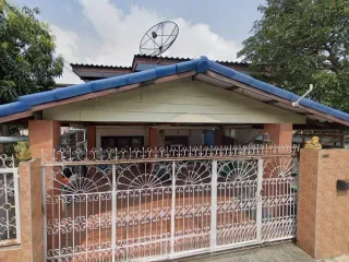 Haus zum Kauf mit 3 Zimmer in Lat Phrao, Bangkok