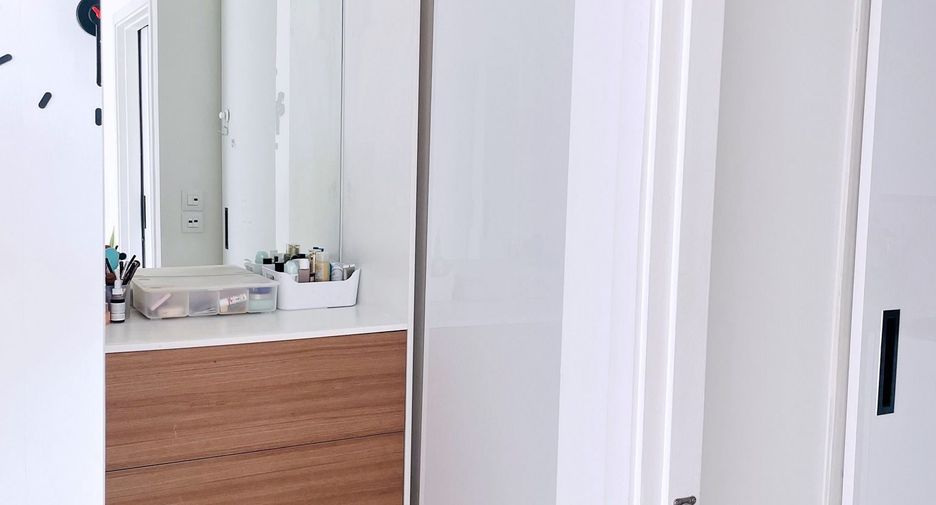 For sale 1 bed condo in Khlong Toei, Bangkok