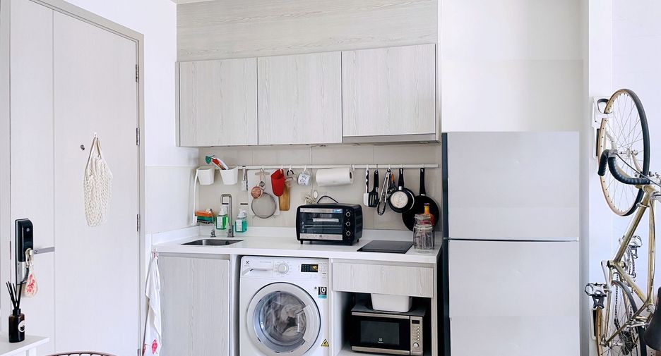 For sale 1 bed condo in Khlong Toei, Bangkok