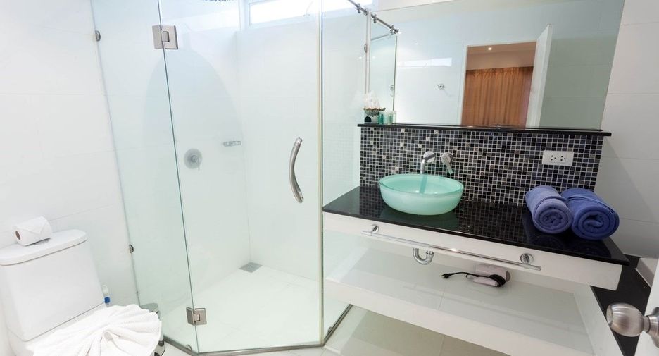 For rent 2 bedrooms condo in Mueang Phuket, Phuket