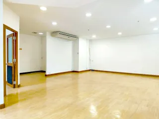 Oficina en alquiler en Watthana, Bangkok