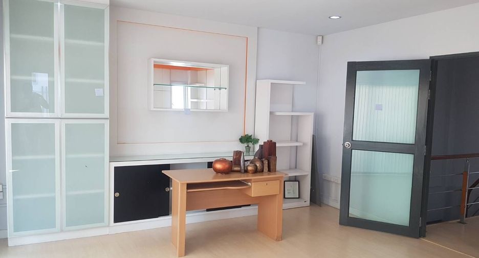 For rent office in Din Daeng, Bangkok