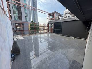 For sale and for rent 5 bedrooms retail Space in Watthana, Bangkok